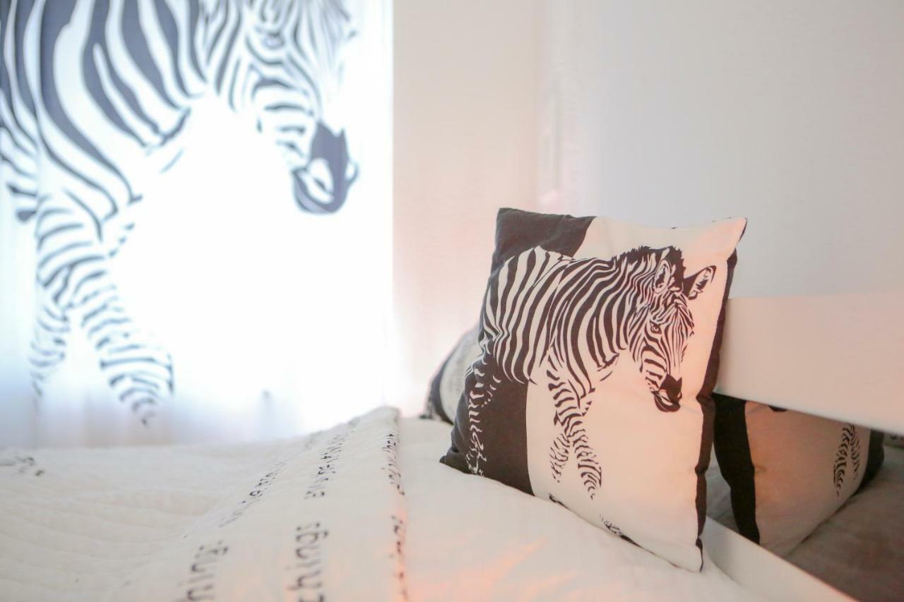 Stylish Apartment A Few Steps From Metro Praag Buitenkant foto