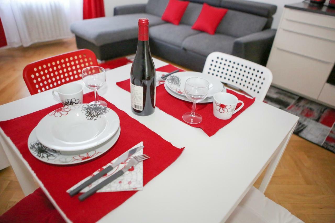Stylish Apartment A Few Steps From Metro Praag Buitenkant foto